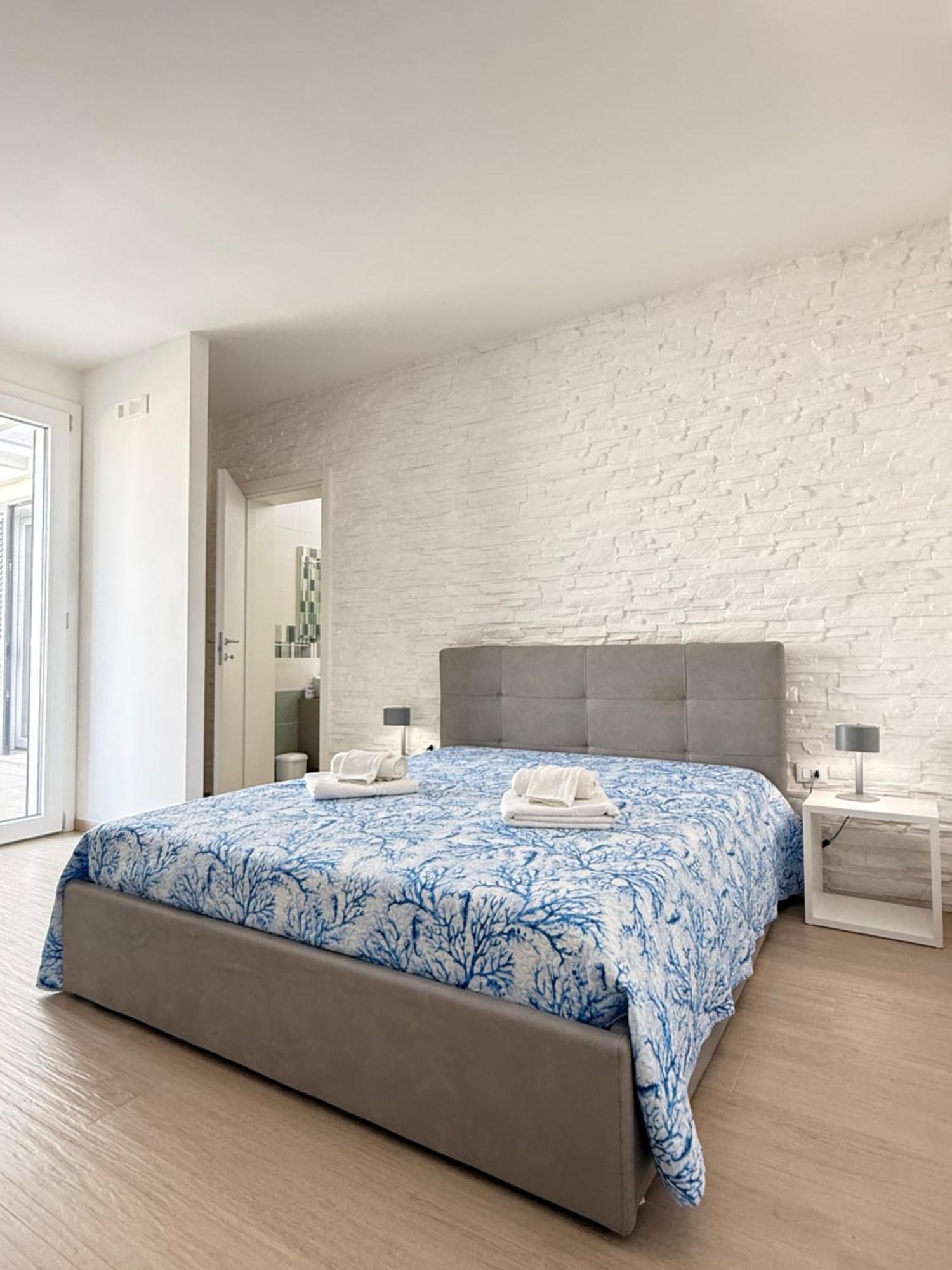 B&B Bianco Mediterraneo Торре-Ово Экстерьер фото